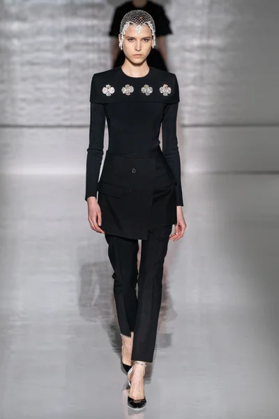 Look 36